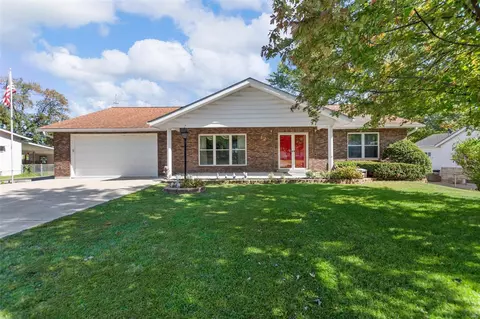 12 Shumate Ave, Maryland Heights, MO 63043