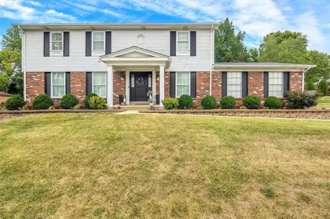 1025 Van Dyke Dr, Ballwin, MO 63011