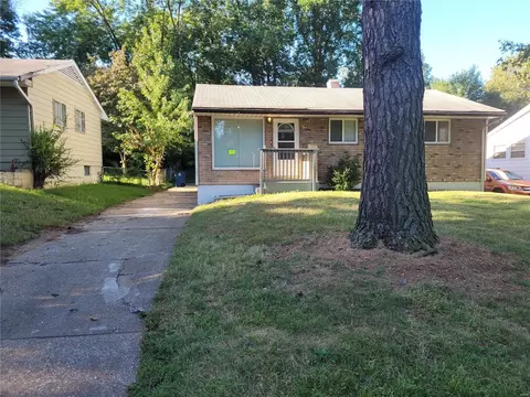 122 Brigadoon Cir, Saint Louis, MO 63137