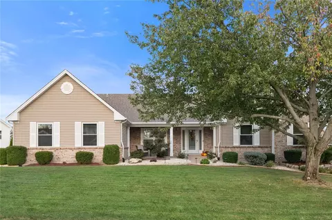 310 Senate Ct, Saint Charles, MO 63303