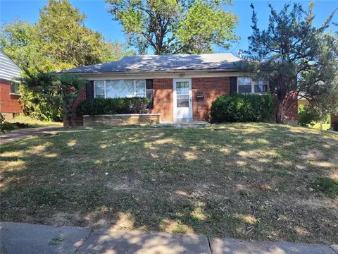 8011 Canton Ave, Saint Louis, MO 63130