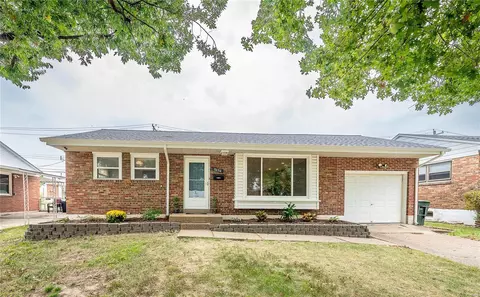 7020 Radom St, Saint Louis, MO 63116