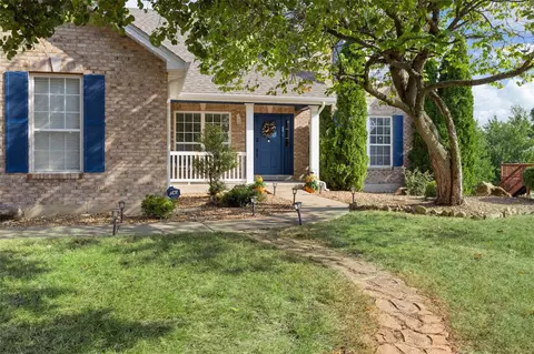 22 Fiddlers Dr, O'fallon, MO 63366