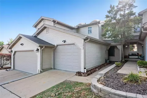 12157 Autumn Lakes Dr, Maryland Heights, MO 63043