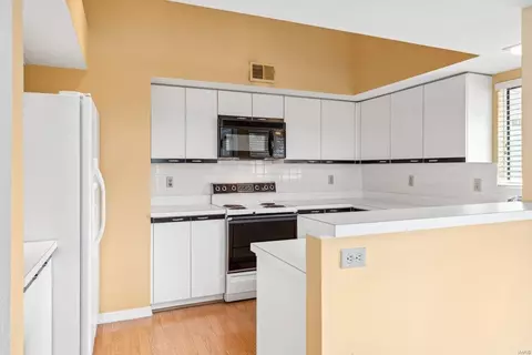 1701 Highview Circle Ct, Ballwin, MO 63021 photo 7