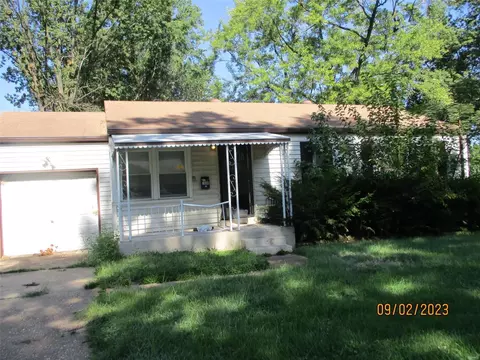 1000 Avant Dr, Saint Louis, MO 63137