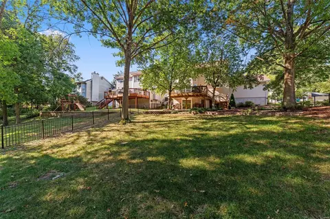 Exterior - 1406 Oakhall Manor Ct, Ballwin, MO 63021 photo 4 of 8