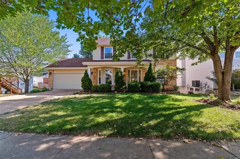 1406 Oakhall Manor Ct, Ballwin, MO 63021