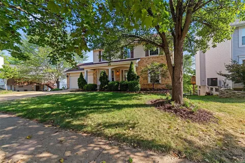 Exterior - 1406 Oakhall Manor Ct, Ballwin, MO 63021 photo 7 of 8