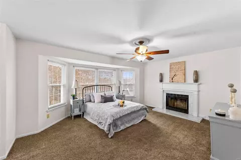 Bedroom - 1406 Oakhall Manor Ct, Ballwin, MO 63021 photo 1 of 3