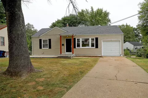 6 Winshire Ct, Saint Louis, MO 63135