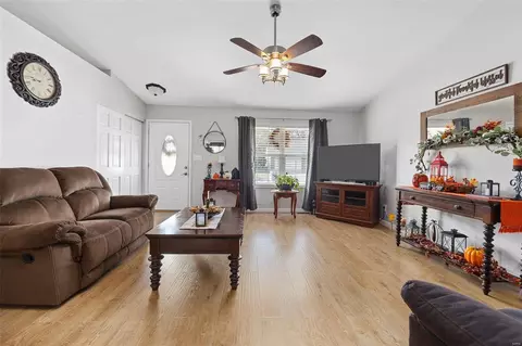 317 Birmingham Dr, O'fallon, MO 63366 photo 5