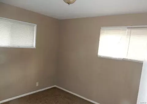 7832 Dartmoor Dr, Saint Louis, MO 63121 photo 8