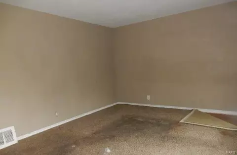 7832 Dartmoor Dr, Saint Louis, MO 63121 photo 3