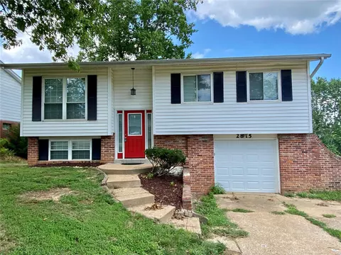 2815 Gatling Dr, Saint Louis, MO 63129
