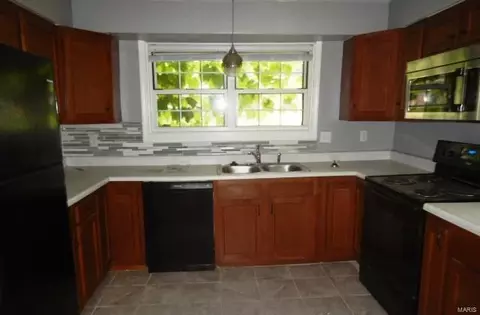4033 Wright Ave, Saint Ann, MO 63074 photo 6