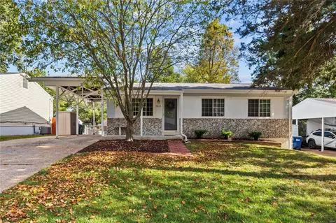 4814 Orange Blossom Ln, Hazelwood, MO 63042
