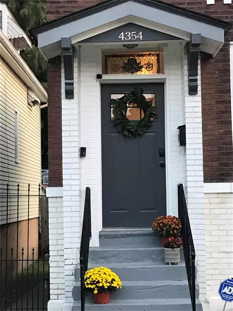 4354 Ellenwood Ave, Saint Louis, MO 63116