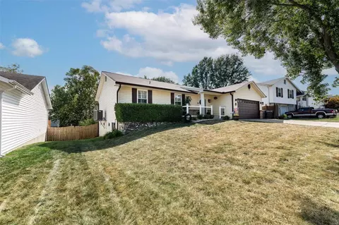 430 Tailor Ln, O'fallon, MO 63368 photo 2