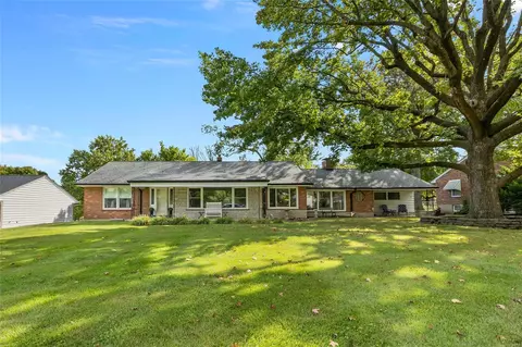 17 Biritz Dr, Saint Louis, MO 63137