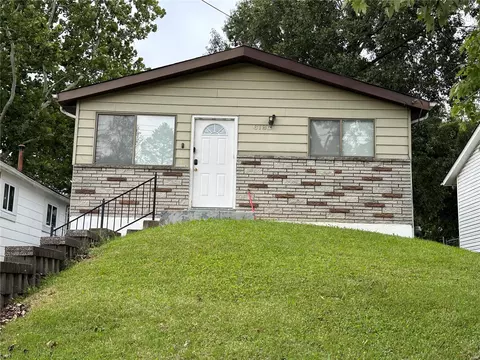 6180 Emerald Ave, Saint Louis, MO 63135
