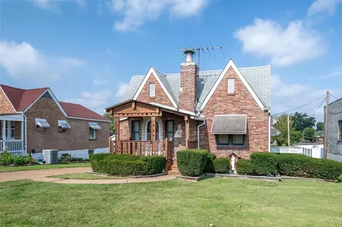 707 Pardella Ave, Saint Louis, MO 63125