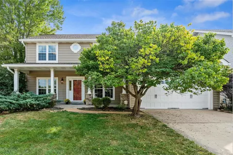 1100 Oak Borough Dr, Ballwin, MO 63011