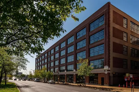 4100 Forest Park Ave #227, Saint Louis, MO 63108