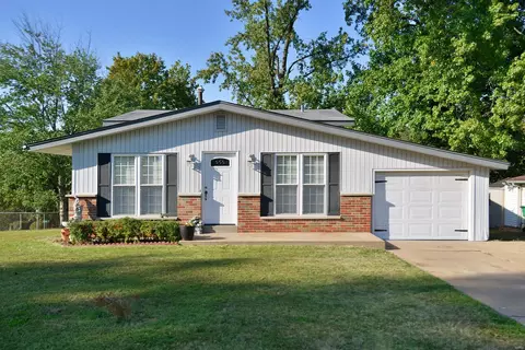 10959 Ridge Forest Dr, Saint Louis, MO 63123