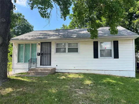401 Midlothian Rd, Saint Louis, MO 63137