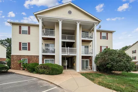3100 Edwards Pl #301, Maryland Heights, MO 63043