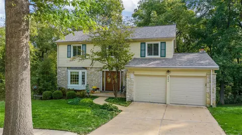 884 Almond Hill Ct, Manchester, MO 63021