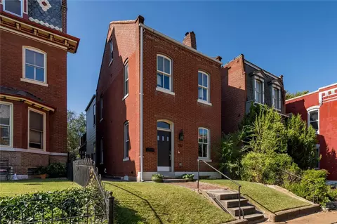 2112 Sidney St, Saint Louis, MO 63104