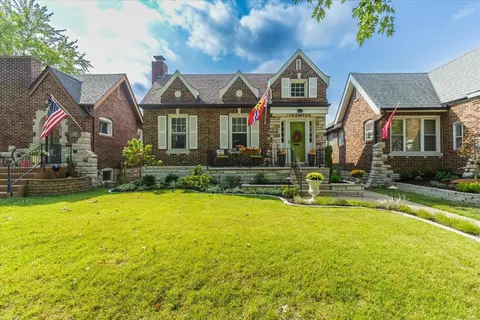5204 Winona Ave, Saint Louis, MO 63109