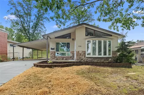 328 Ballwin Ave, Ballwin, MO 63021