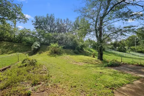 328 Ballwin Ave, Ballwin, MO 63021 photo 22