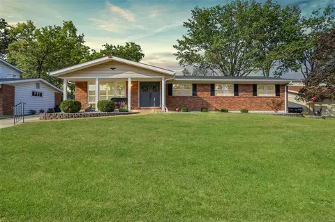 4715 Ashwick Ter, Saint Louis, MO 63128