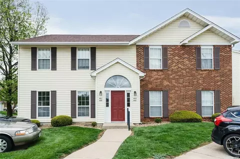 458 Cambridge Pl #1, Saint Peters, MO 63376