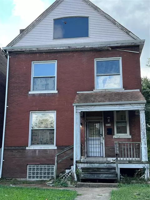 4734 Leduc St, Saint Louis, MO 63113