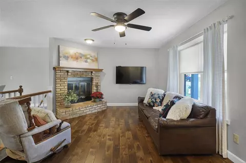 9 Eagles Glen Ct, Saint Peters, MO 63376 photo 4