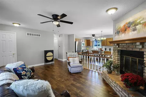 9 Eagles Glen Ct, Saint Peters, MO 63376 photo 5