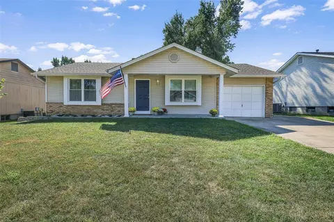 9 Eagles Glen Ct, Saint Peters, MO 63376