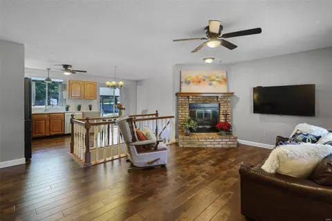 9 Eagles Glen Ct, Saint Peters, MO 63376 photo 3