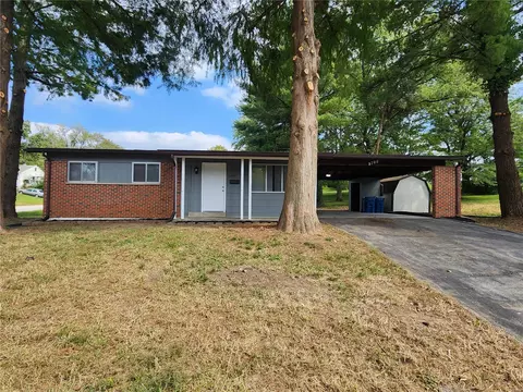 9700 Lilac Dr, Saint Louis, MO 63137