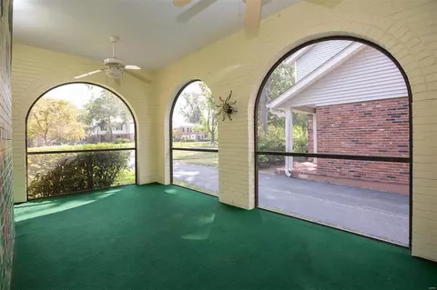 75 Highgate Rd, Olivette, MO 63132 photo 9