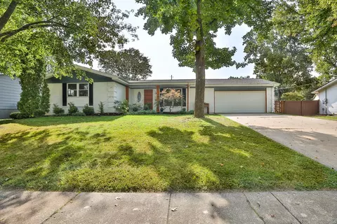 724 Norwich Dr, Saint Charles, MO 63301