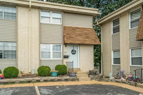 821 Portsdown Rd, Ballwin, MO 63011 photo 3