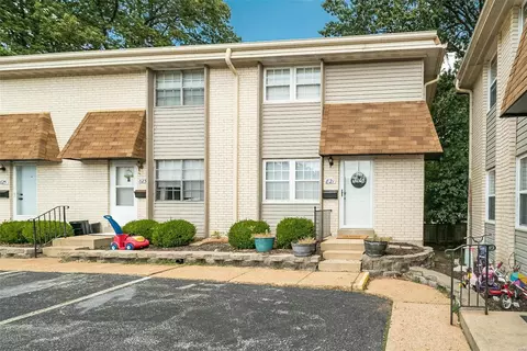 821 Portsdown Rd, Ballwin, MO 63011 photo 4