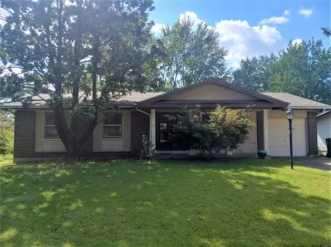 1520 Leisure Dr, Florissant, MO 63031