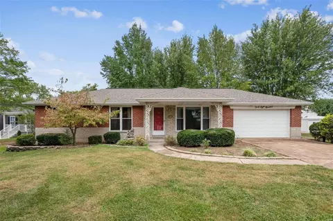 4800 Theiss Rd, Saint Louis, MO 63128